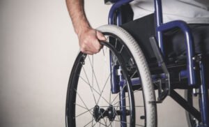 Leia mais sobre o artigo Esposa será indenizada por acidente que deixou eletricista paraplégico